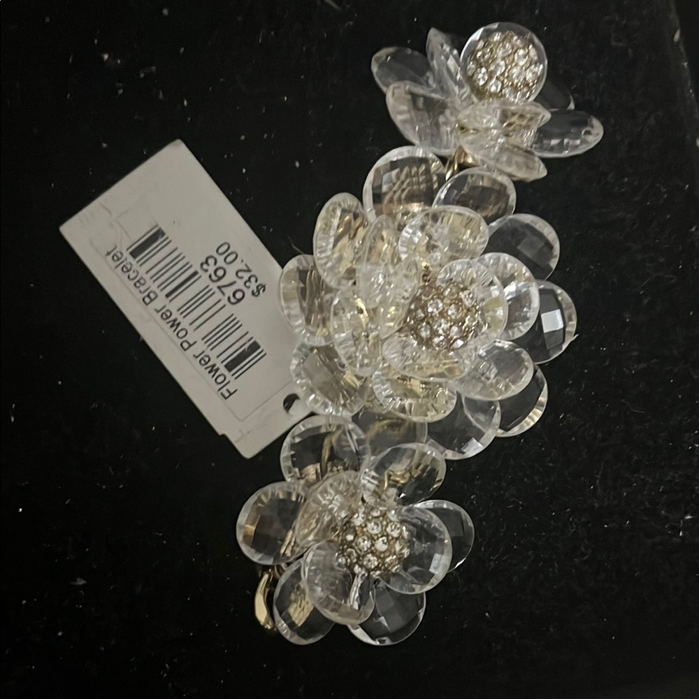 Flower power bracelet